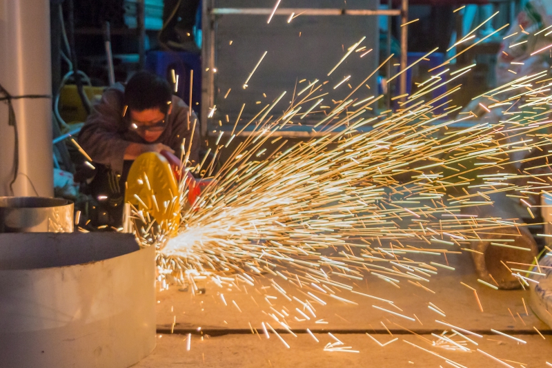 coiffure-LE CASTELLET-min_work-man-workshop-steel-equipment-metal-496138-pxhere.com